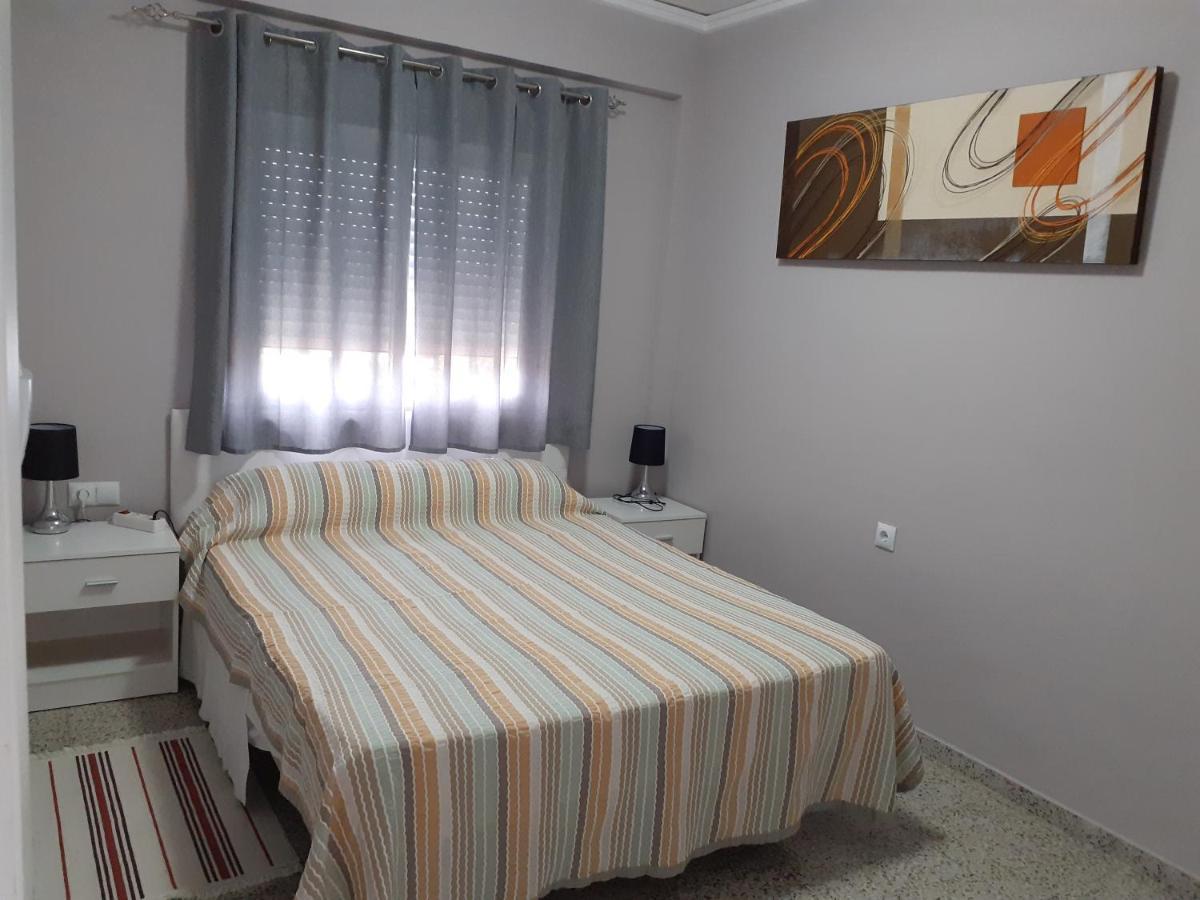 Hostal Oasis Denia Bagian luar foto