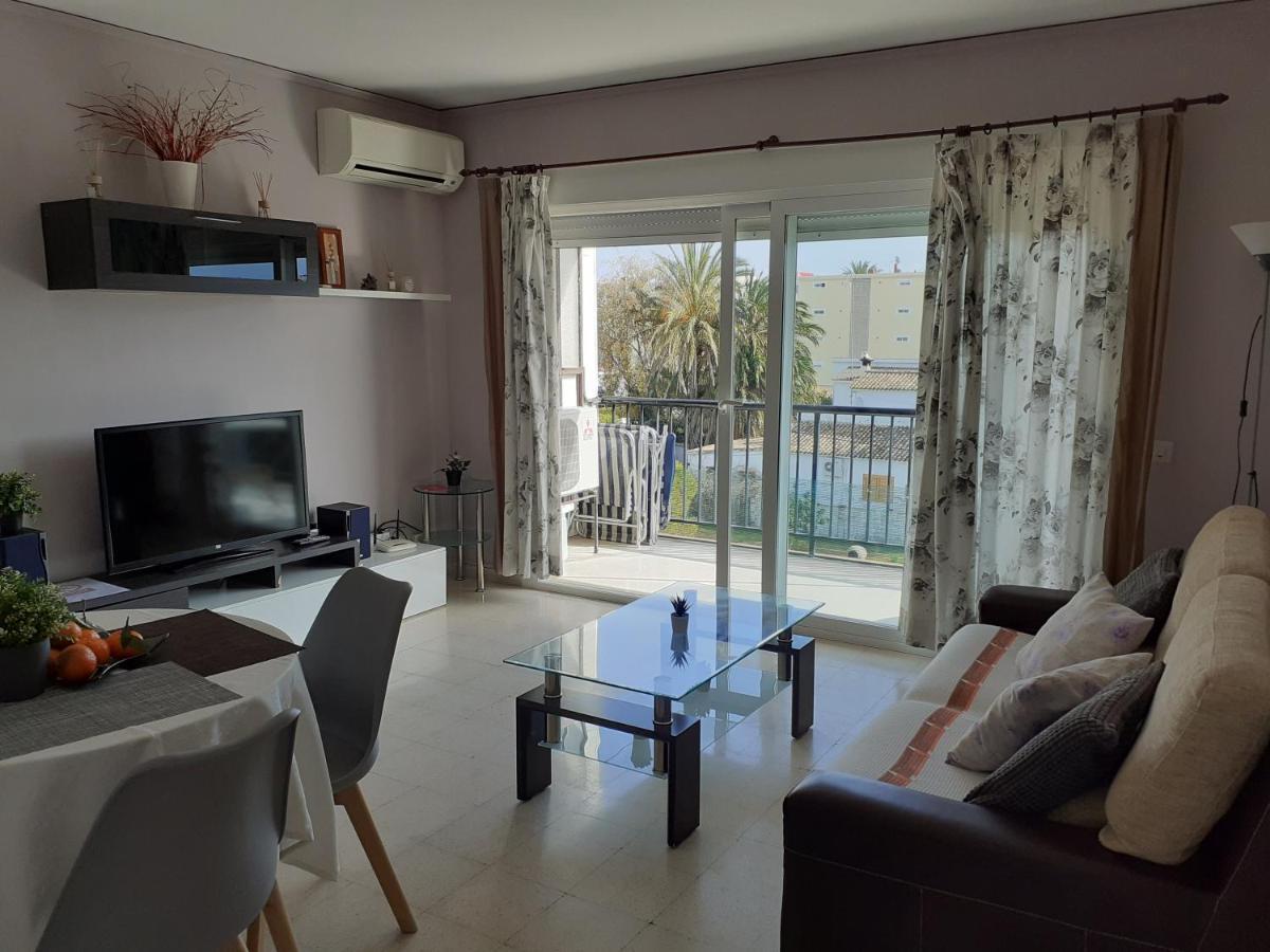 Hostal Oasis Denia Bagian luar foto