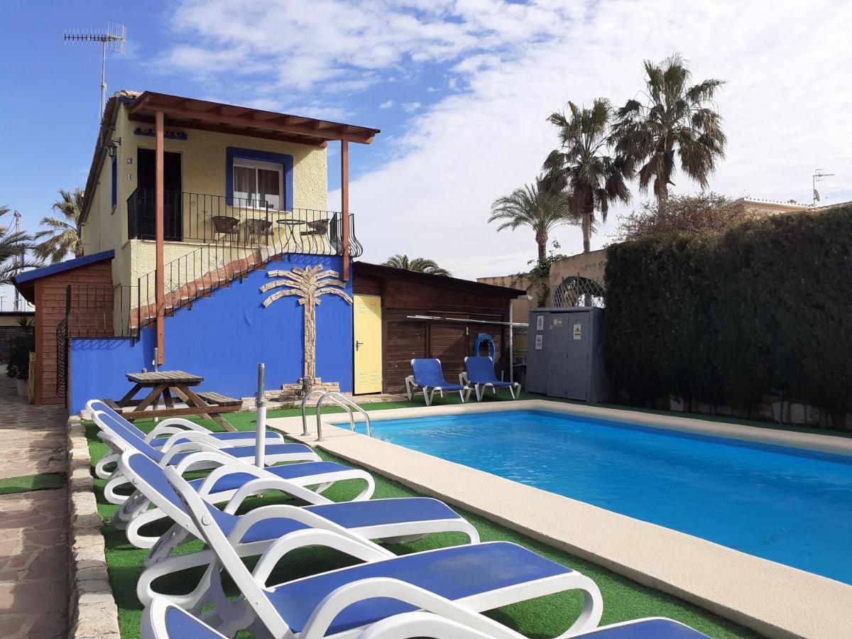 Hostal Oasis Denia Bagian luar foto