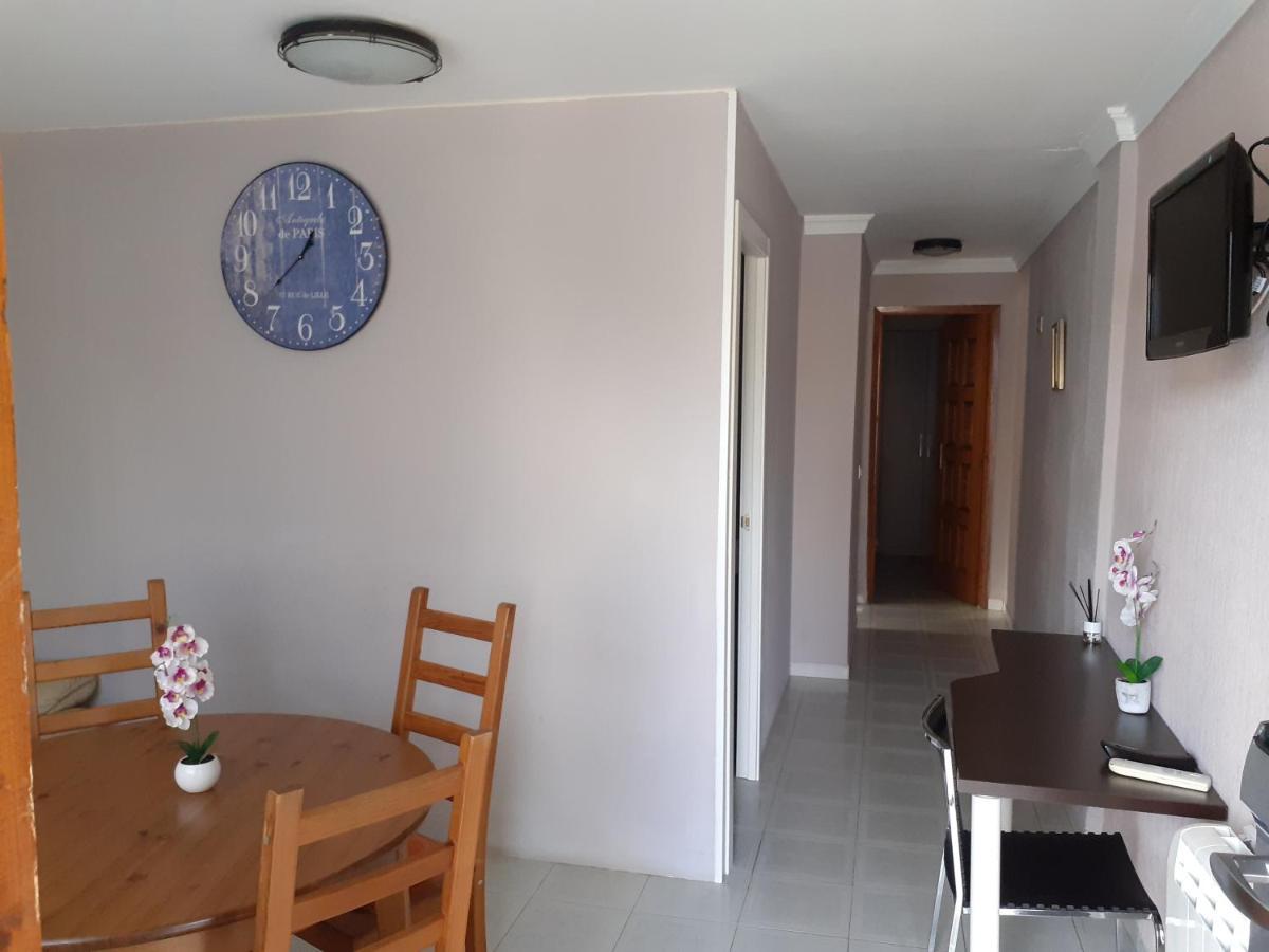 Hostal Oasis Denia Bagian luar foto