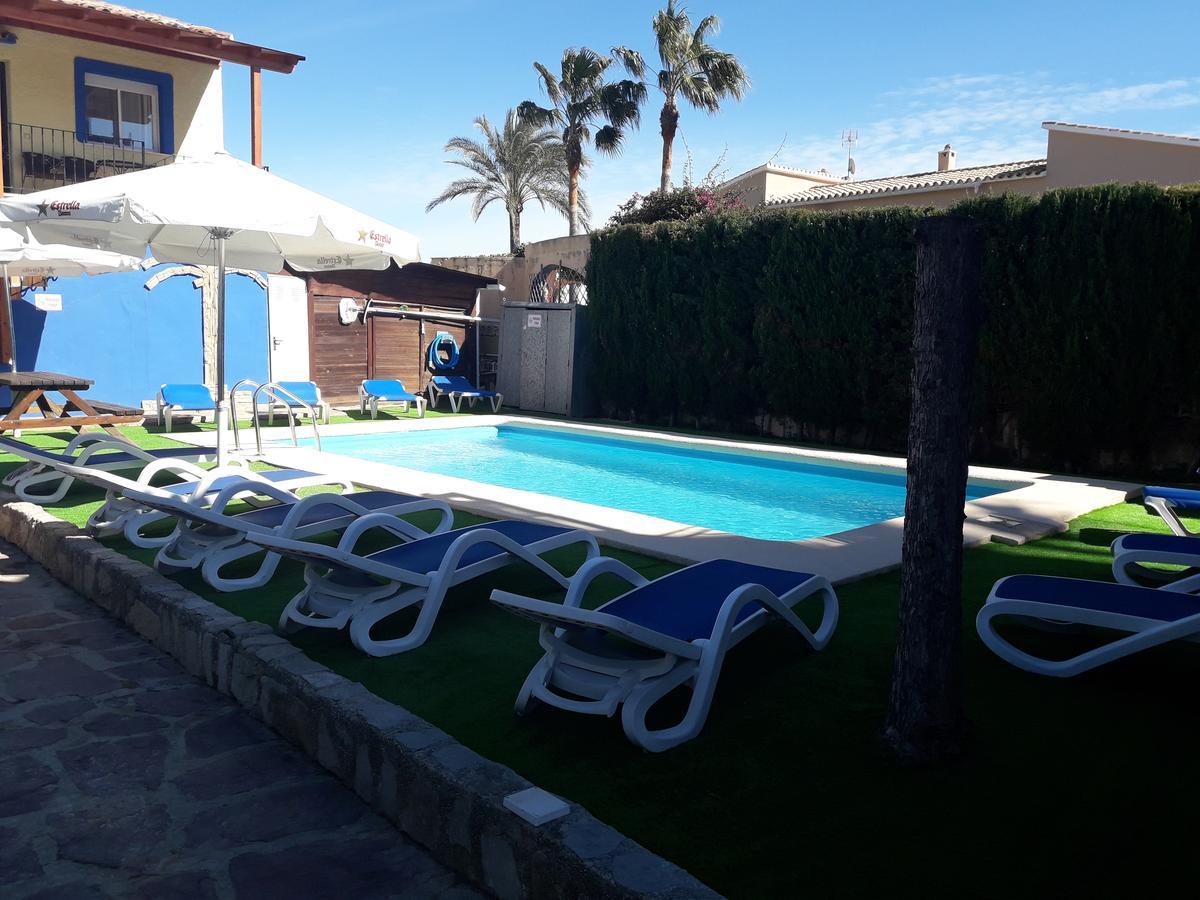 Hostal Oasis Denia Bagian luar foto