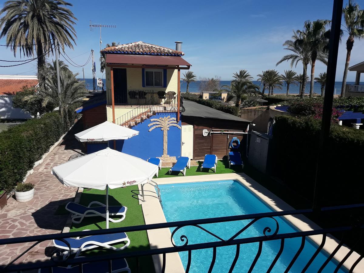 Hostal Oasis Denia Bagian luar foto