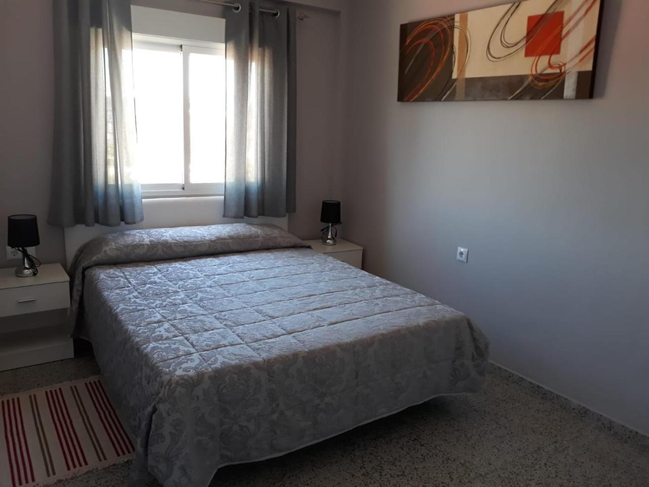 Hostal Oasis Denia Bagian luar foto