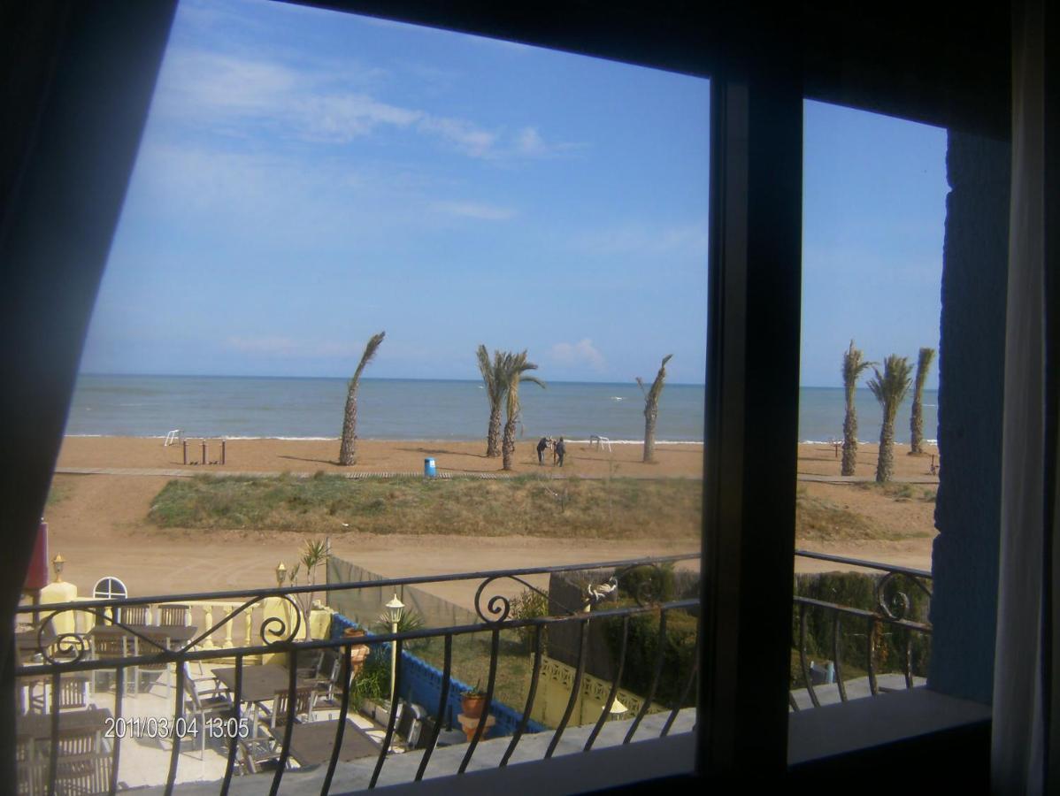 Hostal Oasis Denia Bagian luar foto